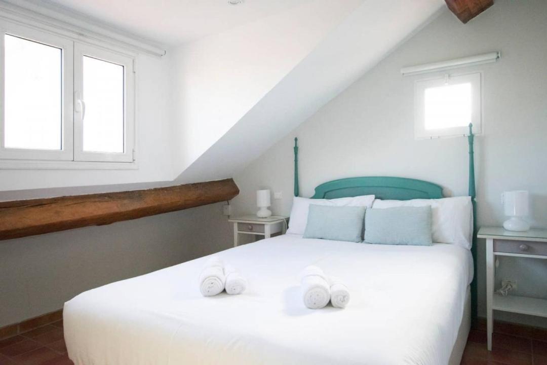 Cozy One-bedroom Penthhouse La Latina Apartment Madrid