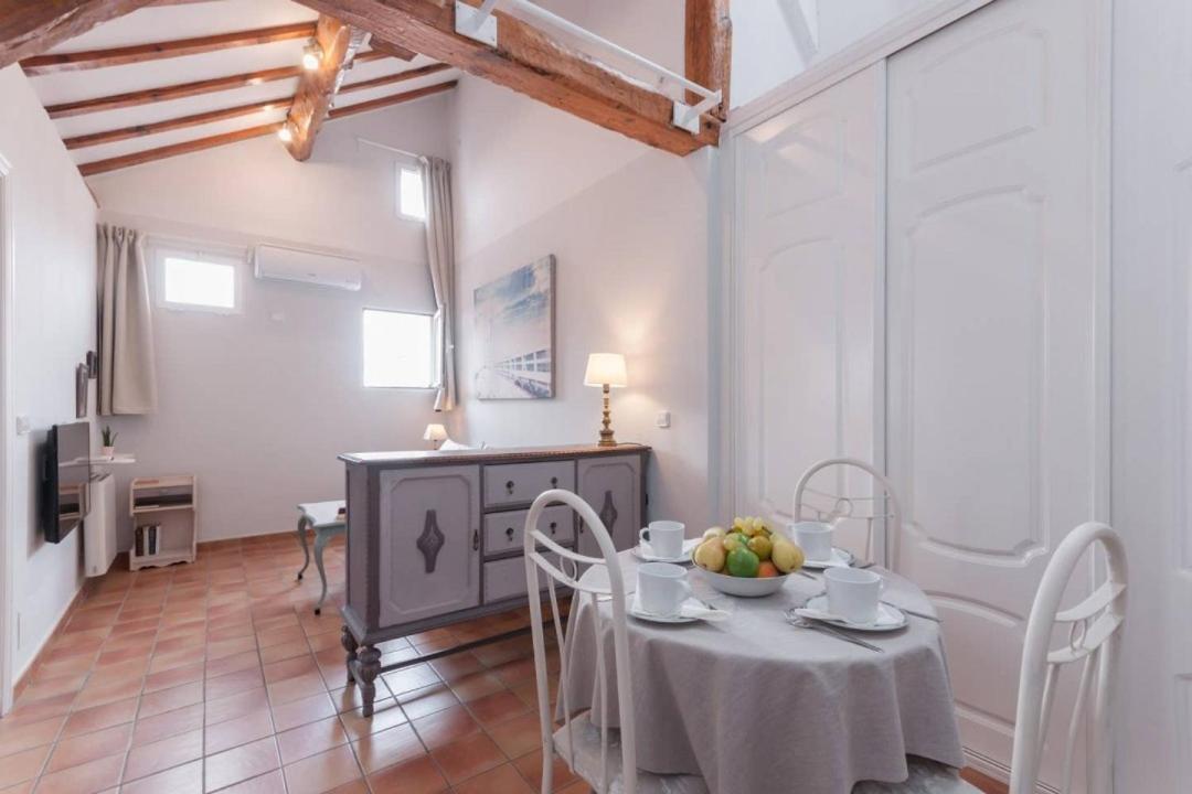 Apartamento Cozy One-bedroom Penthhouse La Latina Madri